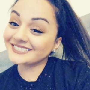 Meet your Posher, Valorie